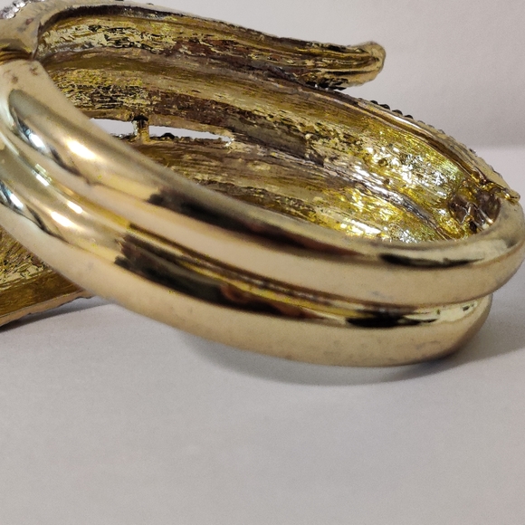 Vintage Dramatic Snake Hinged Cuff Bracelet - Picture 14 of 16